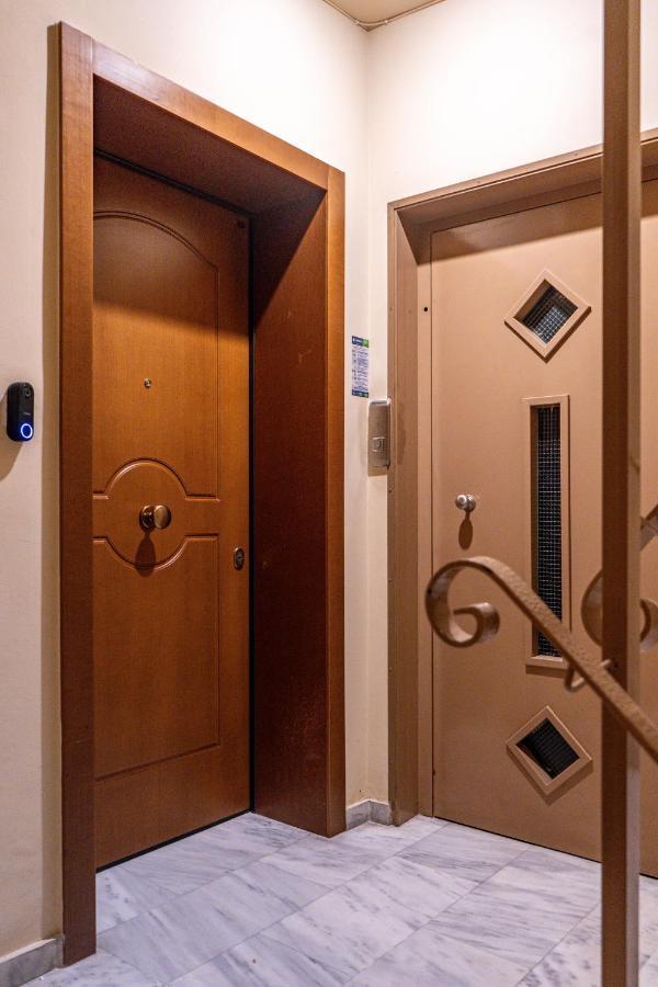 Per56 By Smart Cozy Suites - Right Next To The Metro - Parking - Available 24Hr Atina Dış mekan fotoğraf