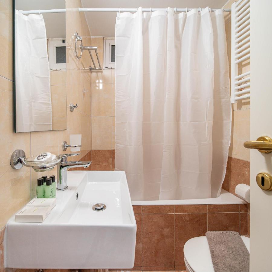 Per56 By Smart Cozy Suites - Right Next To The Metro - Parking - Available 24Hr Atina Dış mekan fotoğraf